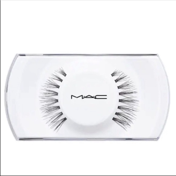 5/$25 M·A·C LASH / 81 CHARMER LASH - Picture 2 of 9